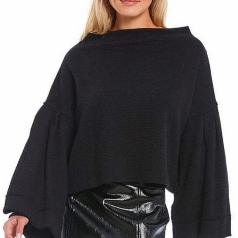 Free People We The Free Bunny Pullover Tee Black Bell Sleeve Sweater Size XS